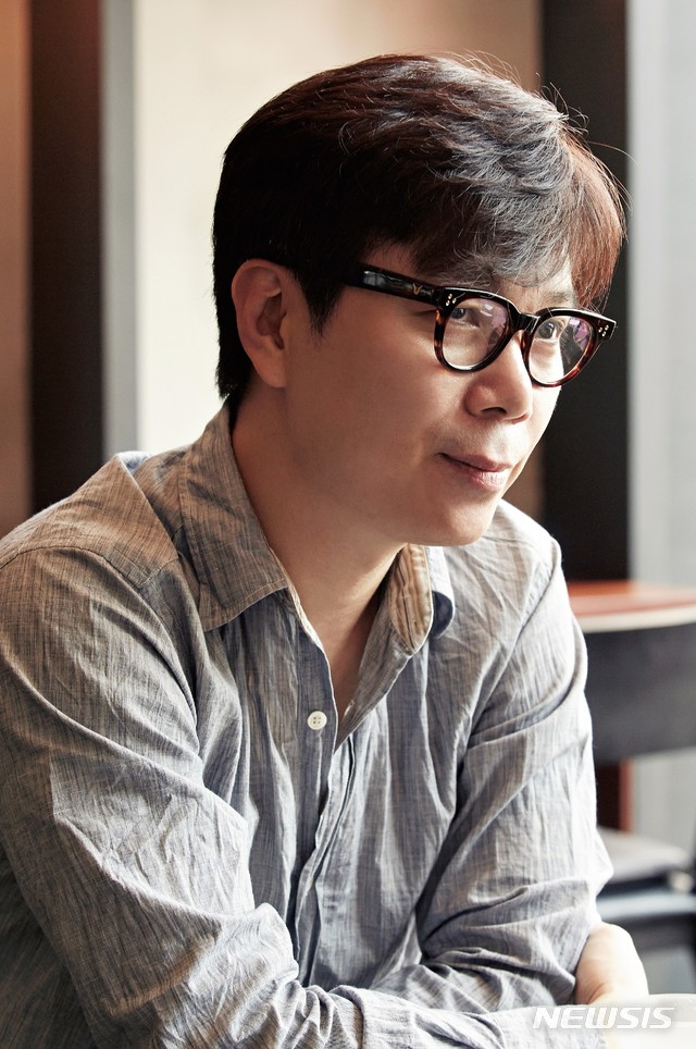[인터뷰]김영하 "일상을 여행할 힘을 얻기 위해 여행한다"