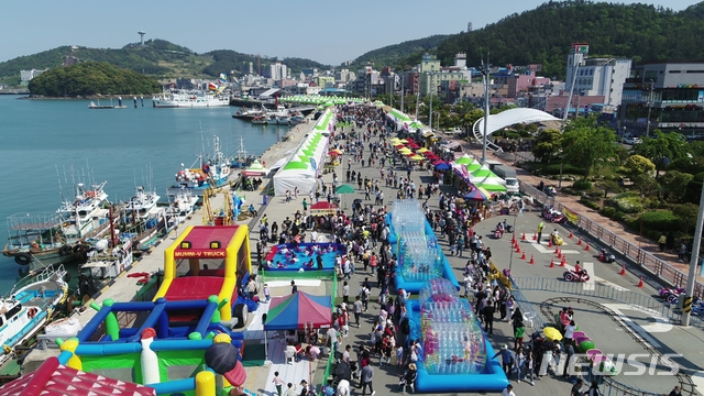 【완도=뉴시스】 대한민국 대표 바다축제인 '완도 장보고수산물축제'. (사진=뉴시스 DB)