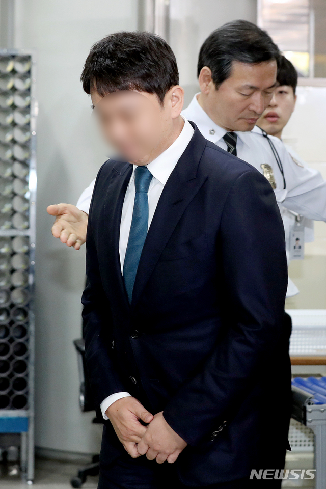 associate_pic4