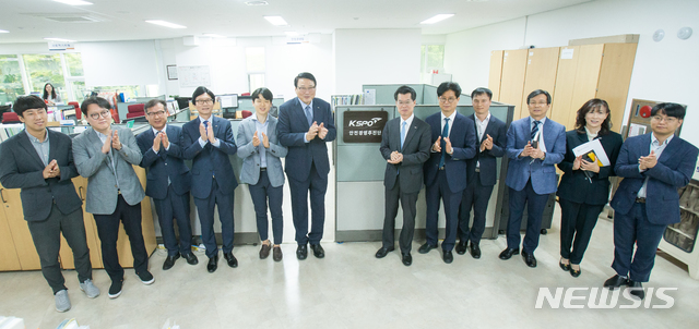associate_pic5