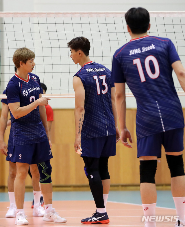 한국 남자배구, 일본 꺾고 조 1위로 8강 토너먼트 진출