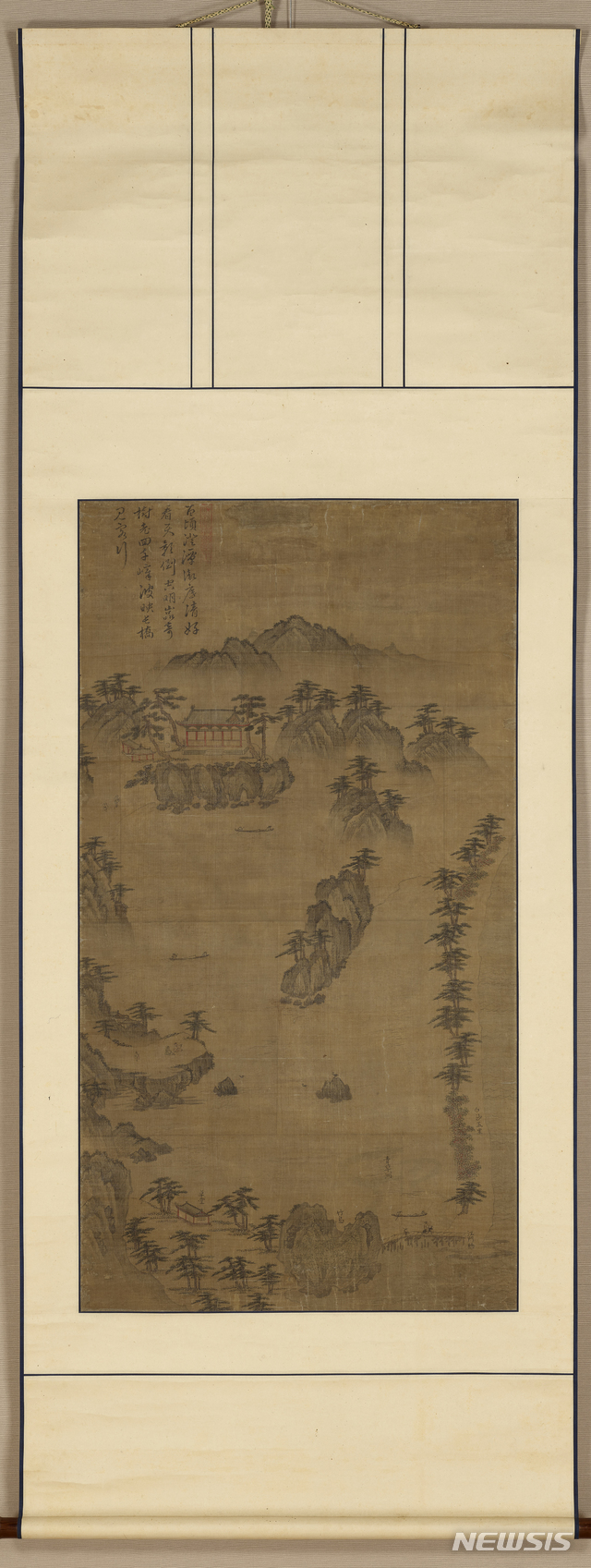 경포대도(鏡浦臺圖), 102×55㎝, 조선 16세기 중반, 비단에 수묵과 담채
