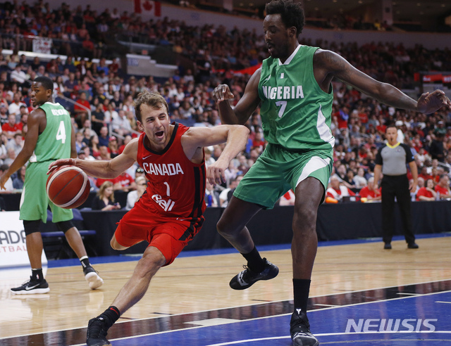 【매니토바(캐나다)=AP/뉴시스】캐나다와 나이지리아의 농구 경기