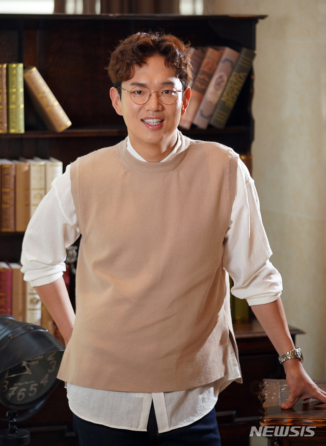 associate_pic3
