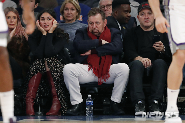 [뉴욕=AP/뉴시스] 미국프로농구(NBA) 뉴욕 닉스 제임스 돌란 구단주가 코로나19 확진 판정을 받았다. 2019.11.03.