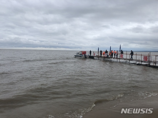 【당벽진=뉴시스】정철훈기자=북만주 당벽진에서 접근한 항카호수. 홍범도 장군과 그 일행은 겨울이면 꽁꽁 얼어붙은 이 호수를 건너 중국과 러시아를 오갔다.