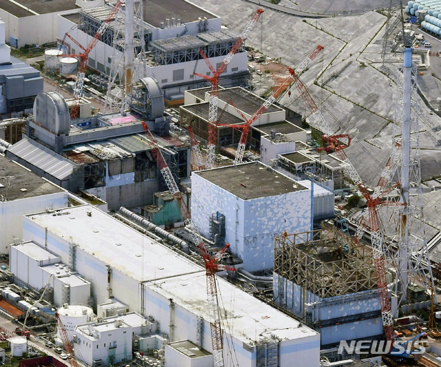 [오쿠마=AP/뉴시스] 일본 후쿠시마현 오쿠마에 있는 후쿠시마 원전의 2017년 9월 4일월 모습. 2019.12. 29 