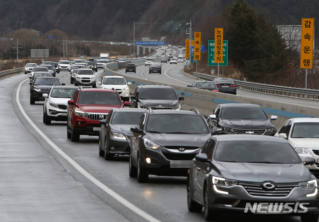 코로나 공포 최악 지났나…주말 고속道 교통량 4% 증가 