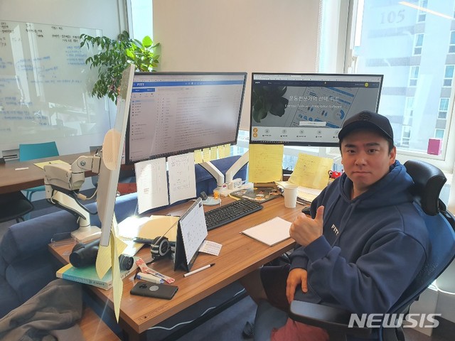 associate_pic4