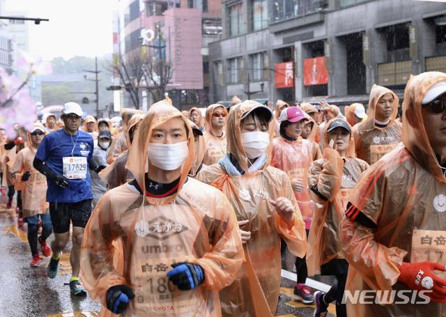 [구마모토=AP/뉴시스]2월16일 일본 구마모토성 마라톤 당시 모습. 