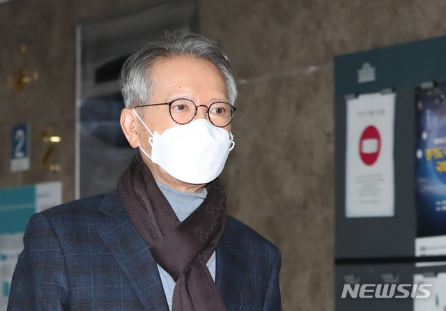 [서울=뉴시스] 고승민 기자 = 김형오 미래통합당 공천관리위원장이 23일 서울 여의도 국회 의원회관에서 열린 국회의원선거 후보자 면접에 참석하고 있다. 2020.02.23. kkssmm99@newsis.com