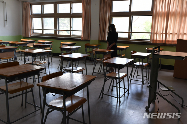 [안성= 뉴시스] 지난 2020년 5월 안성시 한 고등학교 교실이 텅 비어 있다. (사진=뉴시스DB). 2022.05.15. photo@naver.com