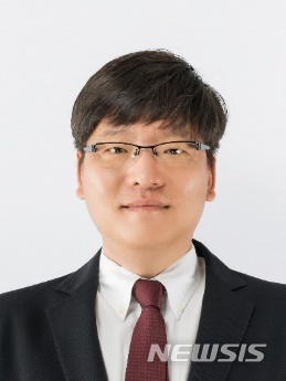 associate_pic