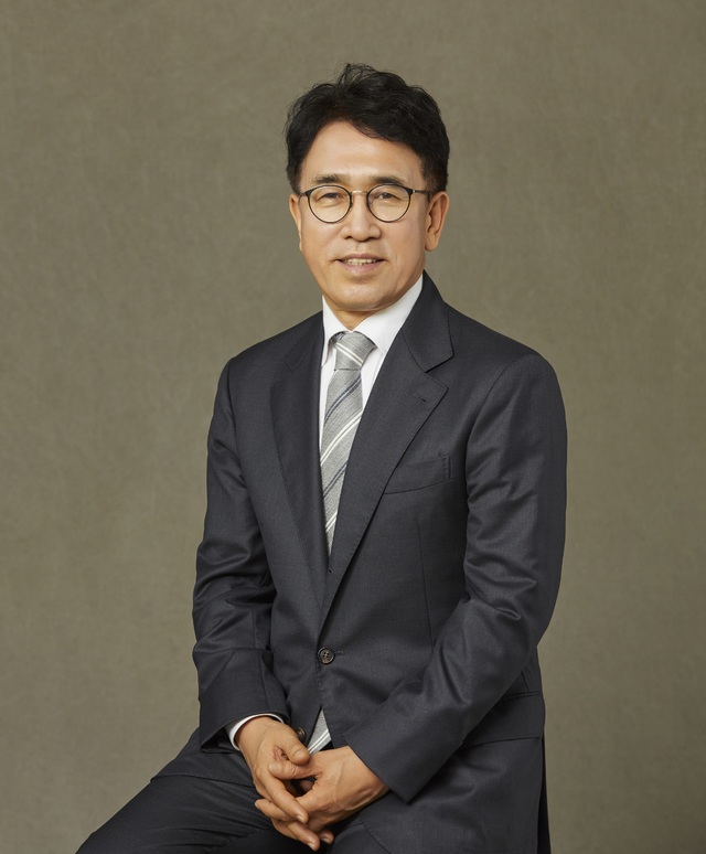 associate_pic