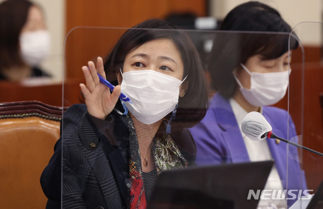 [서울=뉴시스]김진아 기자 = 황보승희 국민의힘 의원. (공동취재사진) 2020.10.23. photo@newsis.com