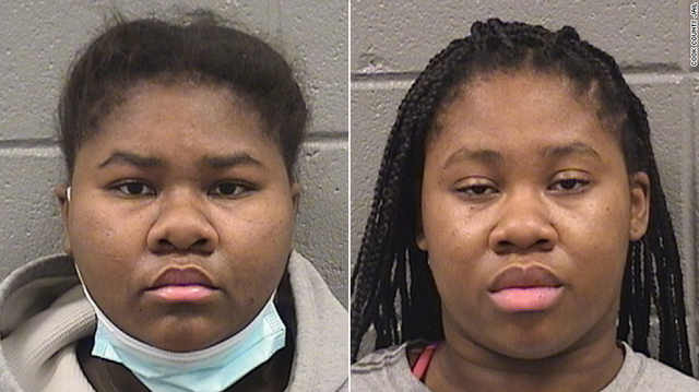 [서울=뉴시스]미 일리노이주 시카고의 21살과 18살 자매가 마스크를 착용하라는 가게 경비원과 말다툼을 벌이다 칼로 27차례나 경비원을 찔러 1급 살인미수 혐의로 체포돼 수감됐다. 언니 제시카 힐(왼쪽)과 동생 제일라 힐, <사진 출처 : CNN> 2020.10.29