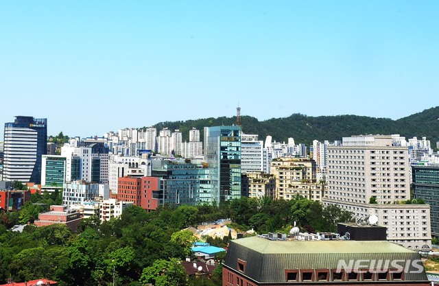 [서울=뉴시스] 여러 대기업 본사가 입주해 있는 서울 중구의 빌딩숲. 이 사진은 기사 내용과 직접적 관련 없음. (사진=뉴시스 DB)