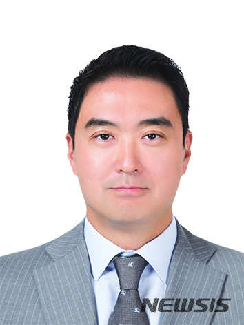 associate_pic