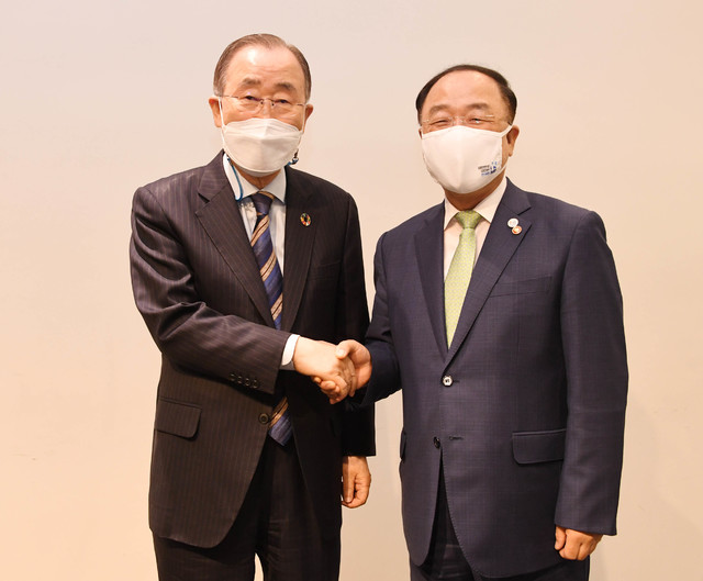 associate_pic