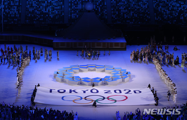 [도쿄(일본)=뉴시스] 최진석 기자 = 23일 도쿄 신주쿠 국립경기장에서 2020 도쿄올림픽 개막식이 열리고 있다. 2021.07.23. myjs@newsis.com
