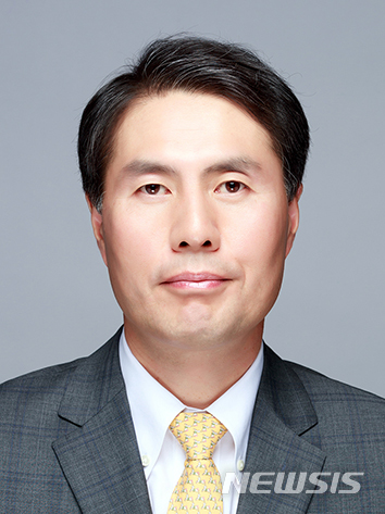 associate_pic