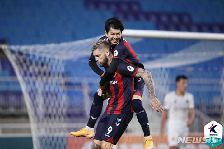 [서울=뉴시스] 수원FC 라스 선제골. (사진=프로축구연맹 제공)