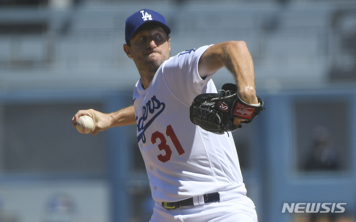 [로스앤젤레스=AP/뉴시스] 메이저리그(MLB) LA 다저스의 맥스 슈어저. 2021.09.13