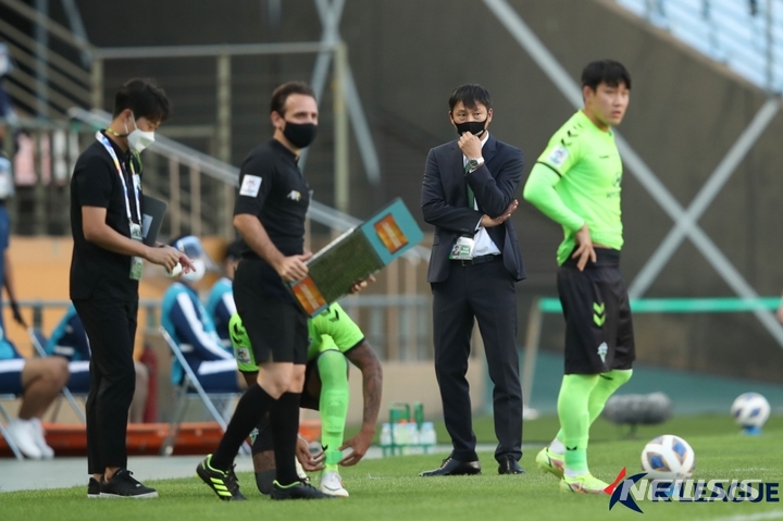 [서울=뉴시스] 전북 현대 김상식 감독. (사진=프로축구연맹 제공)