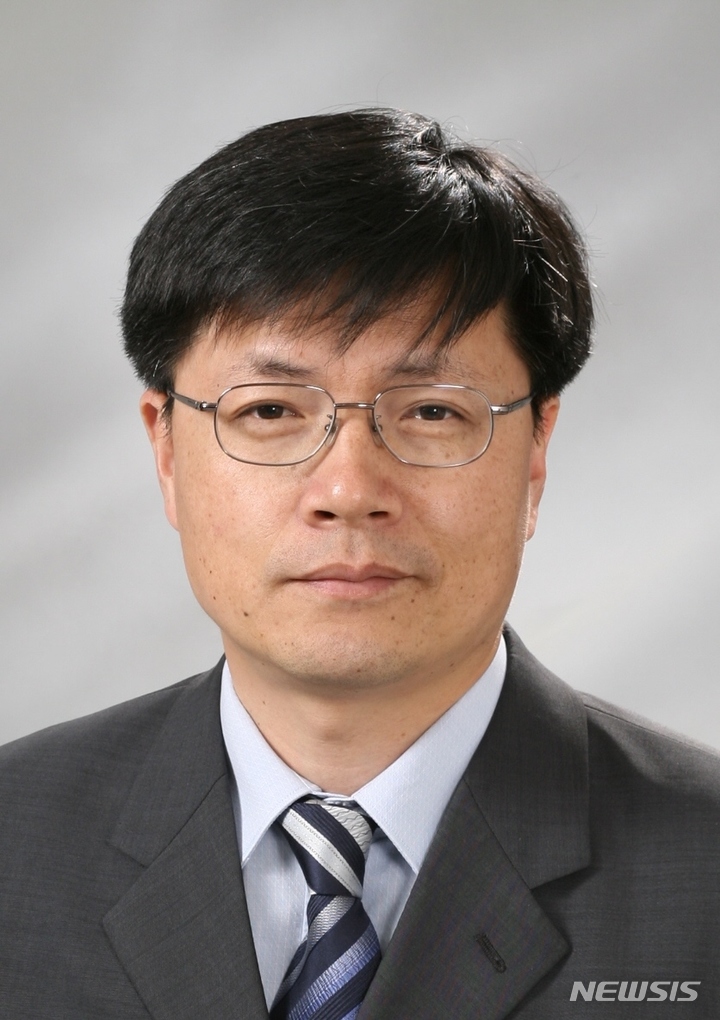 associate_pic