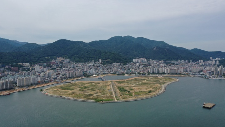 [창원=뉴시스] 경남 창원시의 인공섬인 마산해양신도시 *재판매 및 DB 금지