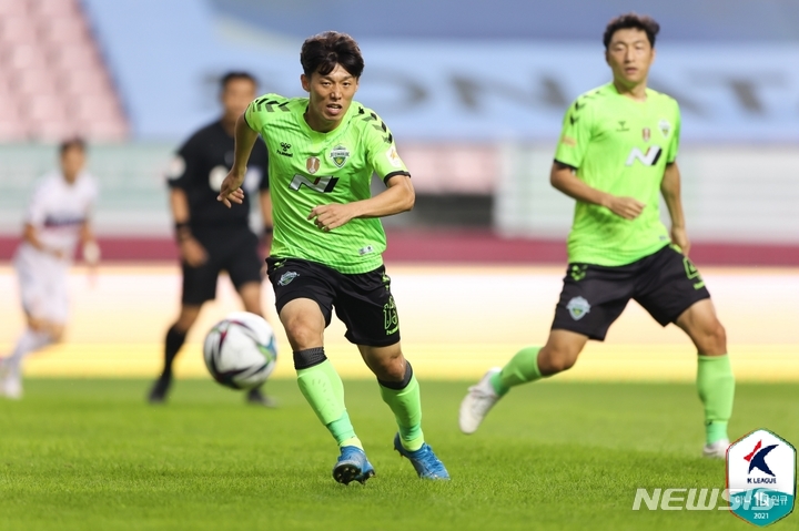 [서울=뉴시스] 전북 김보경. (사진=프로축구연맹 제공)