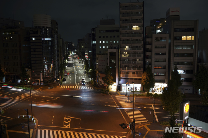 [도쿄=AP/뉴시스] 7일 도쿄 인근 지바현에서 규모 6.1의 지진이 발생한 후 도쿄의 모습. 