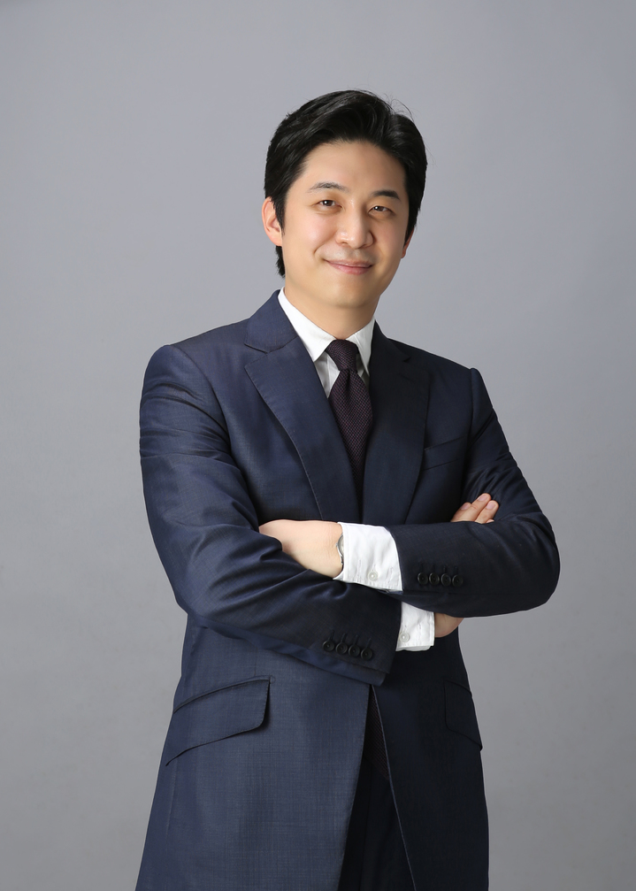 associate_pic