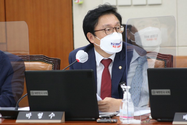 associate_pic