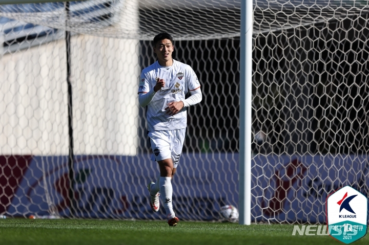 [서울=뉴시스] 선제골을 넣은 김천 상무 조규성. (사진=프로축구연맹 제공)