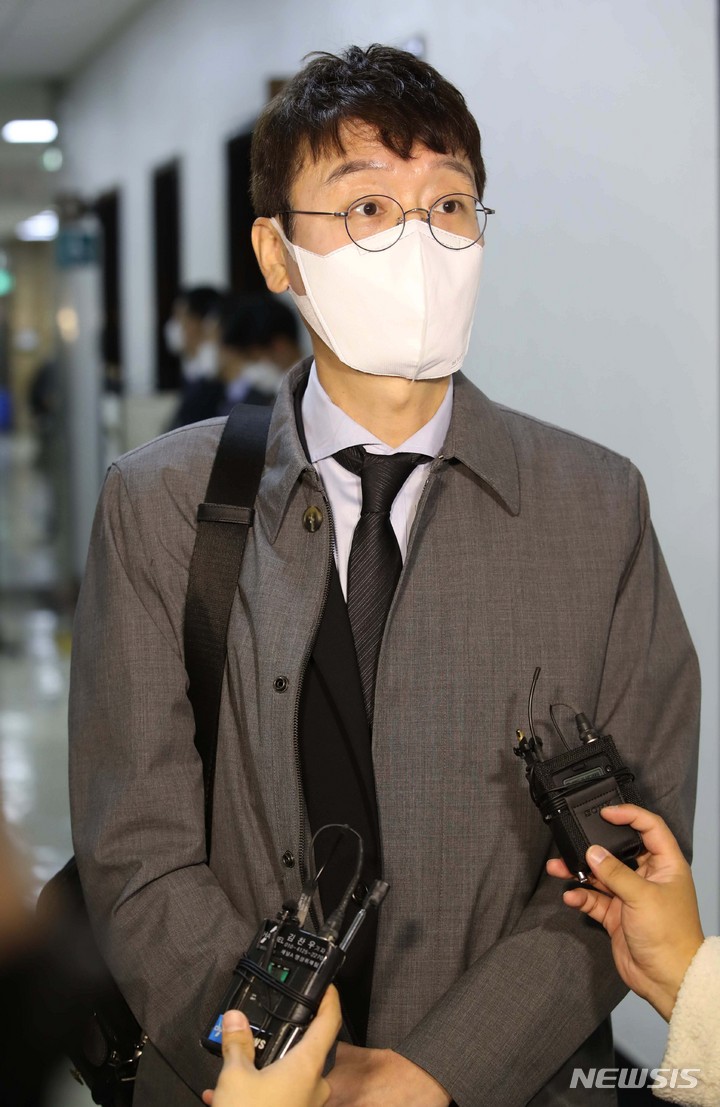associate_pic