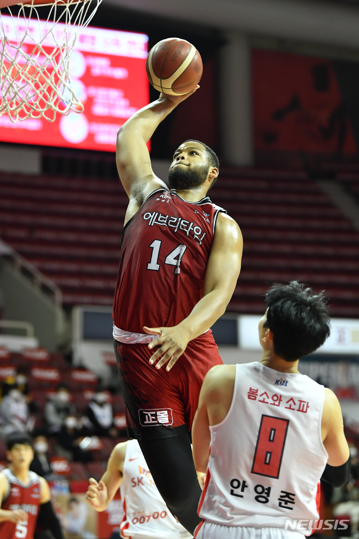 [서울=뉴시스]인삼공사 오마리 스펠맨. (사진=KBL 제공)