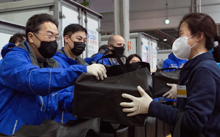 쿠팡, 전국 배송캠프 '쿠친'에게 보양식 밀키트 전달