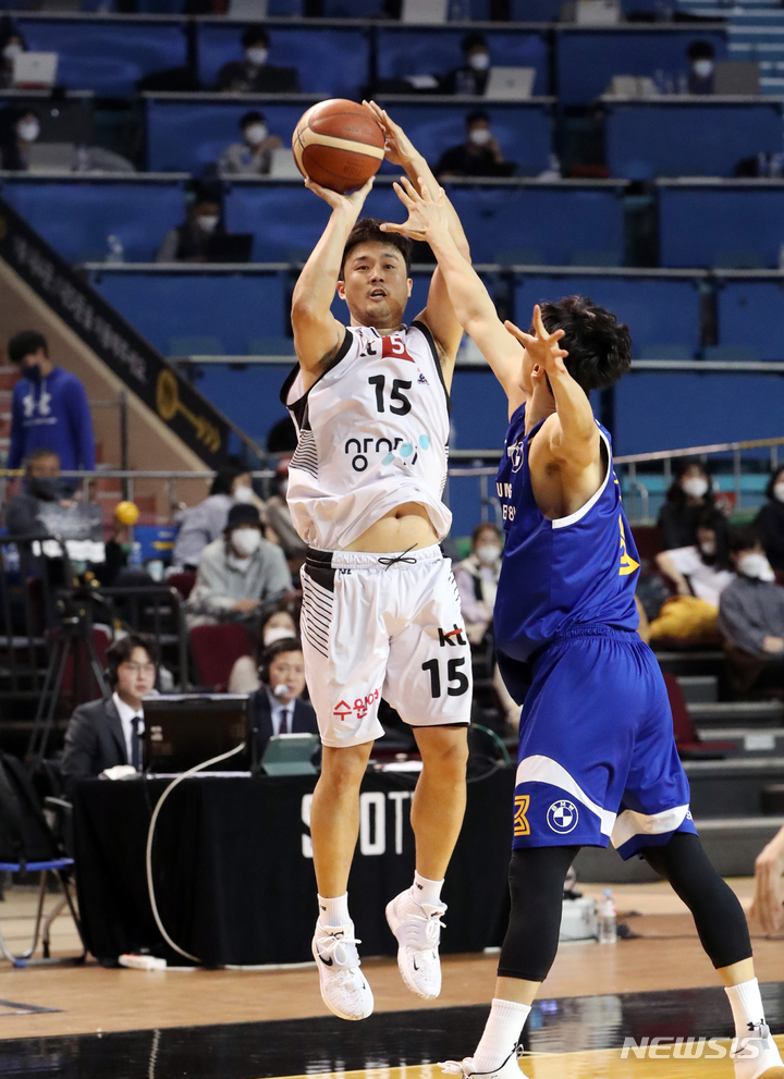 [서울=뉴시스]프로농구 수원 KT 김동욱 (사진 = KBL 제공)