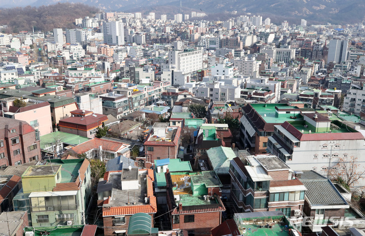 [서울=뉴시스] 고범준 기자 = 6일 오후 서울 은평구의 빌라 밀집지역 모습. 2021.12.06. bjko@newsis.com