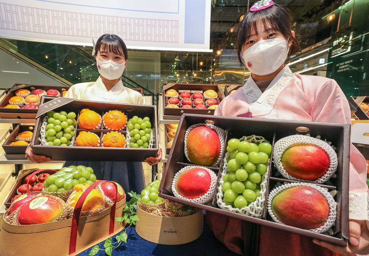 설 선물로 사과·배 지고, 샤인머스캣·애플망고 뜬다