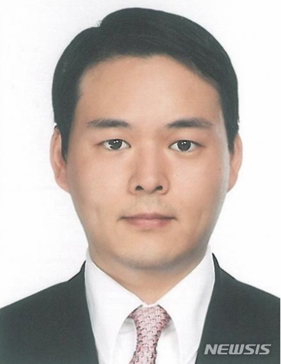 associate_pic