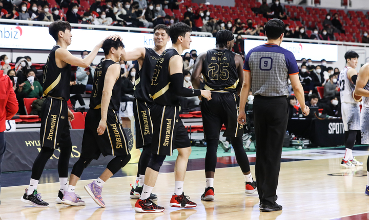 프로농구 울산 현대모비스 선수단. (사진 = KBL 제공) *재판매 및 DB 금지