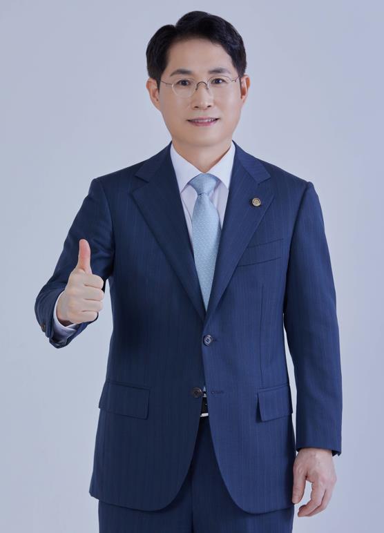 associate_pic