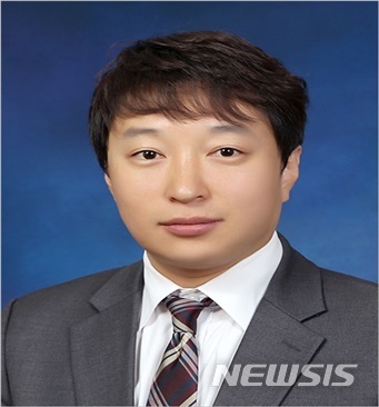 associate_pic