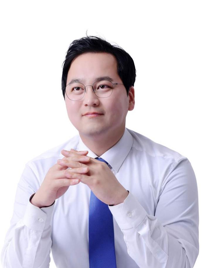 associate_pic