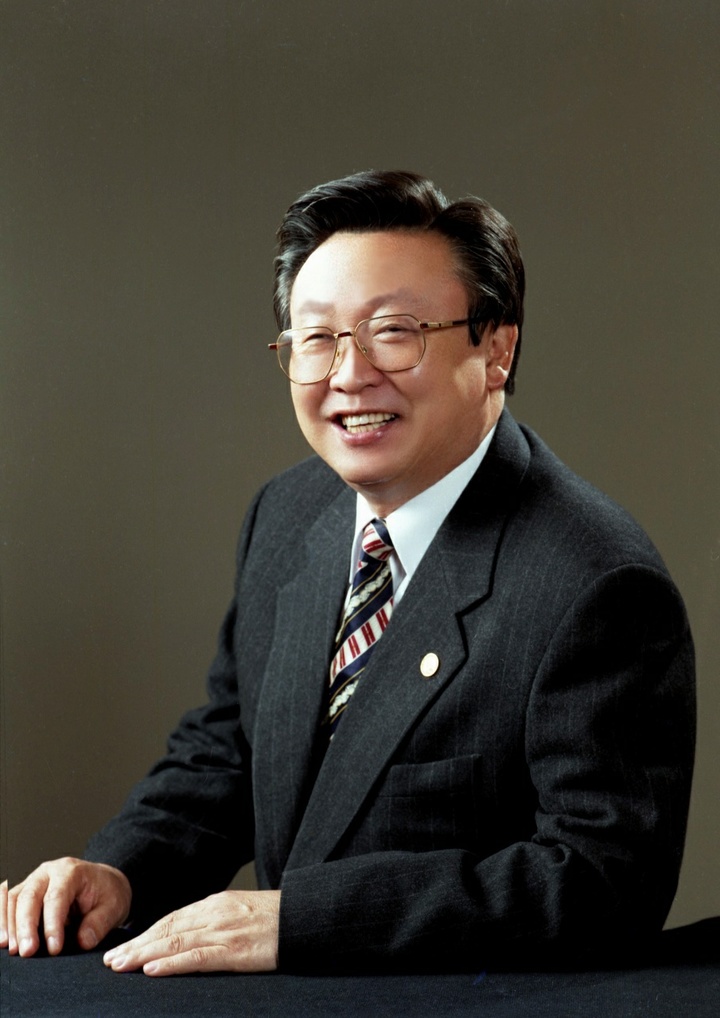 associate_pic