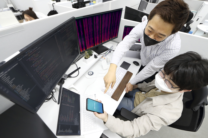 associate_pic