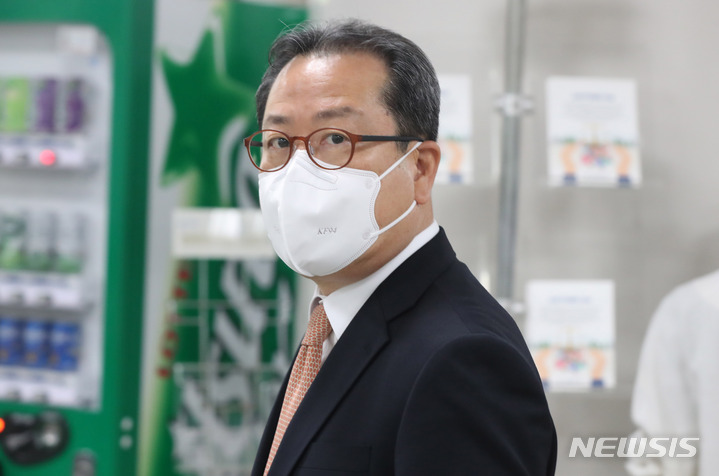 조광한 남양시장이 총선 참여 혐의로 징역 1년 6개월을 선고받았다. 10