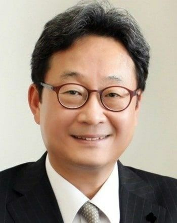associate_pic
